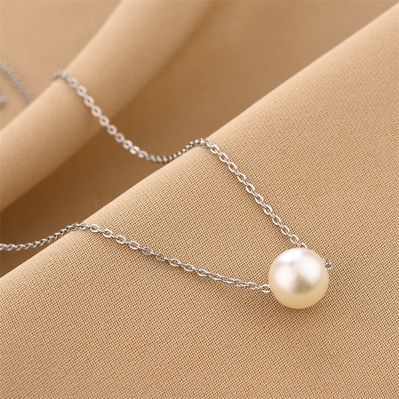 Collar de acero de titanio para mujeres simple y versátil estilo ligero de lujo nicho diseño de alta calidad no decoloración joyería de cadena de clavícula al por mayor