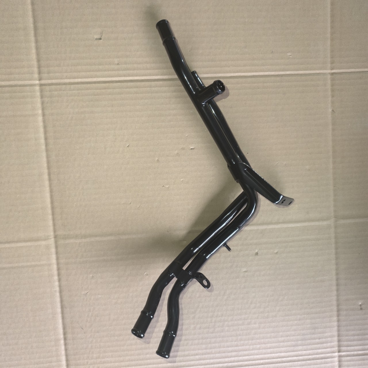 适用于迈腾速腾途观冷却水管 暖风铁水管1K0121070A 1K0 121 070A