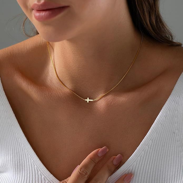 European and American New 18K Gold-Plated Cross Necklace for Women, Clavicle Chain, Simple and Fashionable Commuter Jewelry, Artistic
