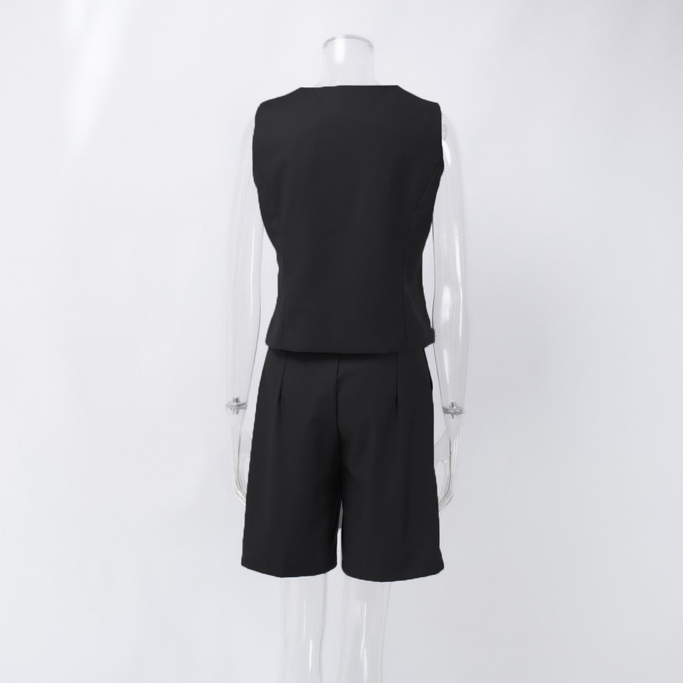 Bộ vest nữ áo gile cổ V cài khuy một hàng kèm quần short ống thẳng — Màu trắng, Màu xám, Màu đen (thêm mới) chi tiết 8