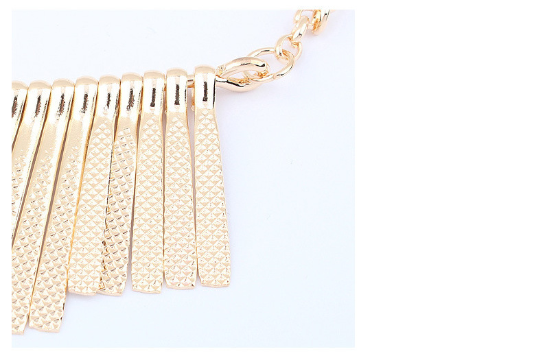 geometric fashionable necklace with tassels
