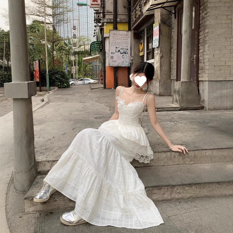 设计感蕾丝拼接白色吊带背心女夏季时尚套装高腰a字半身裙两件套|undefined