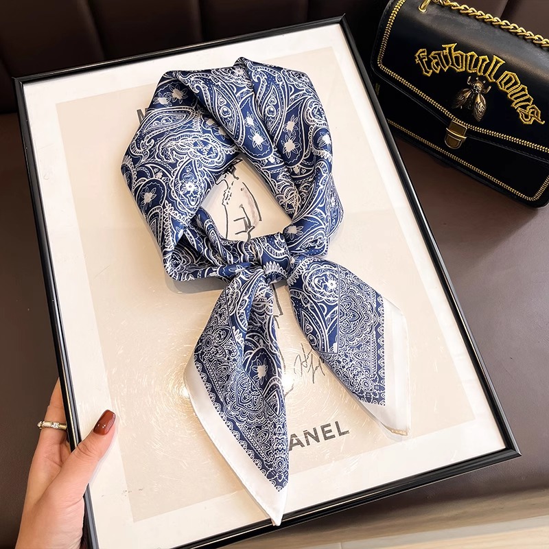 Bufanda de seda a rayas en blanco y negro para mujer primavera y otoño con una pequeña camisa cuadrada protector de cuello babero profesional bufanda de gasa fina