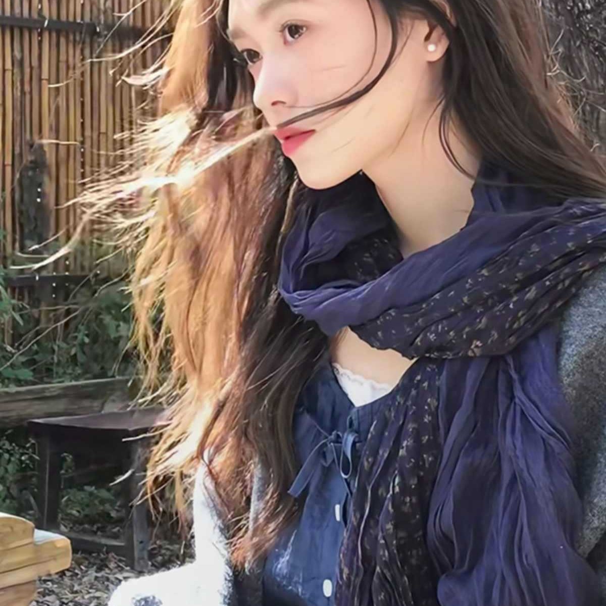 明星款文艺复古棉麻碎花褶皱围巾旅游拍照氛围感薄款披肩护颈围脖