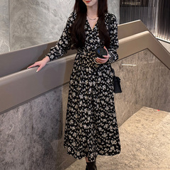 2025秋款法式复古高级感长袖碎花中长款连衣裙女垂感打底长裙子潮