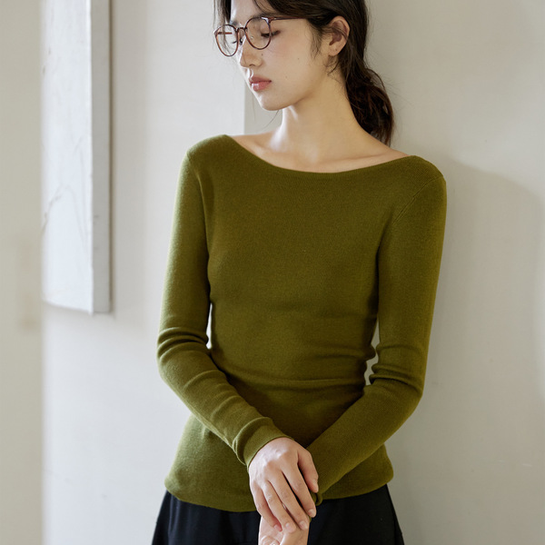 Elegant woolen knitted long-sleeve
