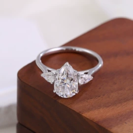 戒指;宝石工艺品;K金耳饰