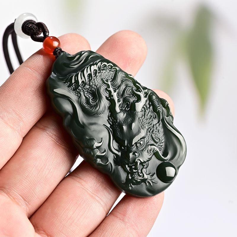 Pendant jade, carved necklace