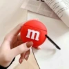 Красный M&M