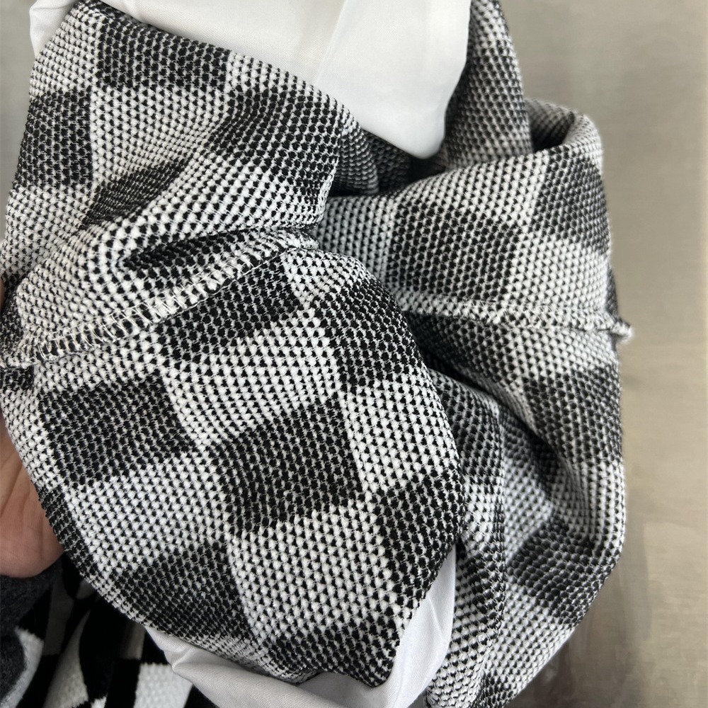 Çocuklar için kışlık kalınlaştırılmış, peluş satranç tahtası dama tahtası kapalı ayaklı özel teklif. İade edilebilir, iade edilemez_voghion.com