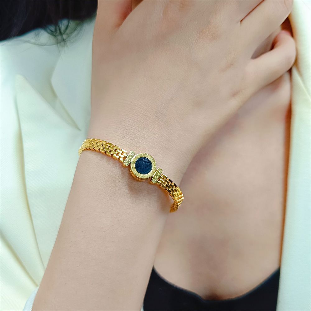 Pulsera de acero de titanio romanización femenina ins no se desvanece, viento frío, sentido de diseño de nicho, pulsera dorada de 18 quilates