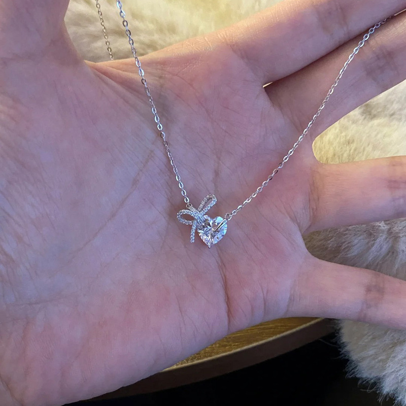 Diamond-Encrusted Bow Heart Necklace 2026 New Style Light Luxury High-End Titanium Steel Non-Fading Clavicle Chain Jewelry Customization Diamond-Encrusted Bow Heart Necklace 2026 New Style Light Luxury High-End Titanium Steel Non-Fading Clavicle Chain Jewelry Customization