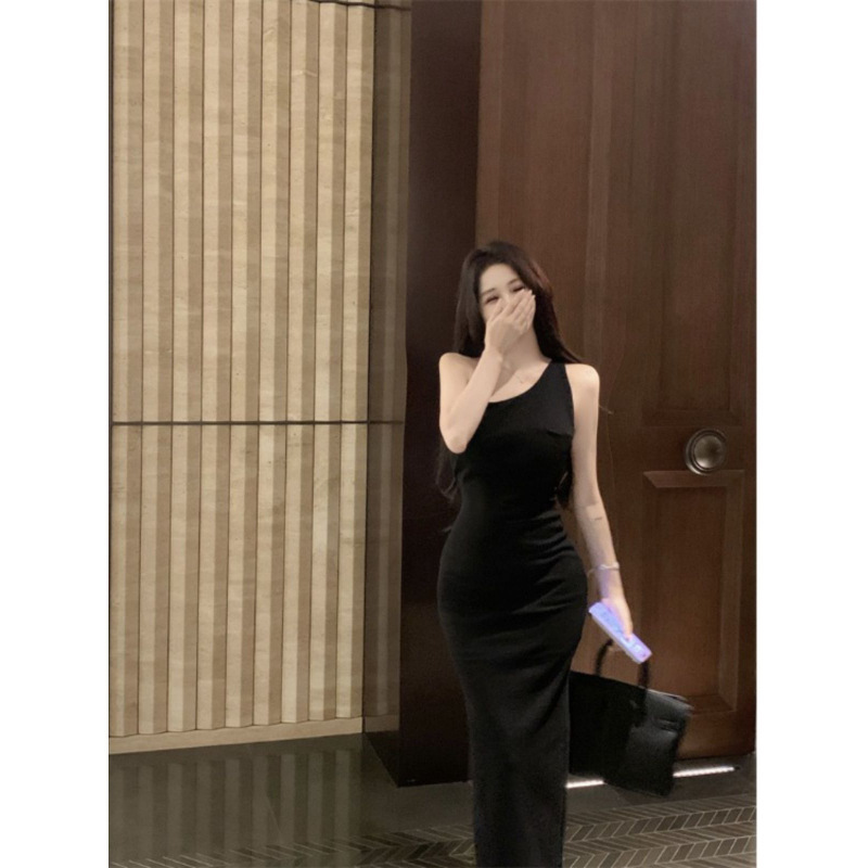 2025 デザインオフショルダースリムフィットドレス女性のための 2025 美しい気質黒バックレスヒップロングスカート|undefined