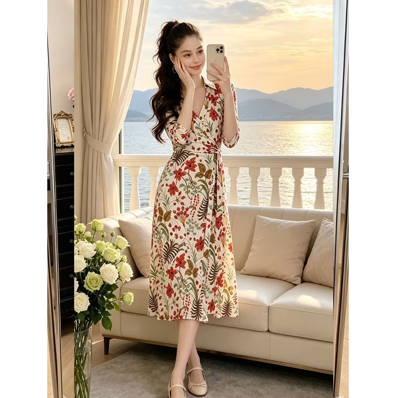 Summer New Style Holiday Style Dreamy Vine Print Wrap Dress with Lapel and Tie, One-Piece Wrap Chest and Waist-Cinching Dress Summer New Style Holiday Style Dreamy Vine Print Wrap Dress with Lapel and Tie, One-Piece Wrap Chest and Waist-Cinching Dress