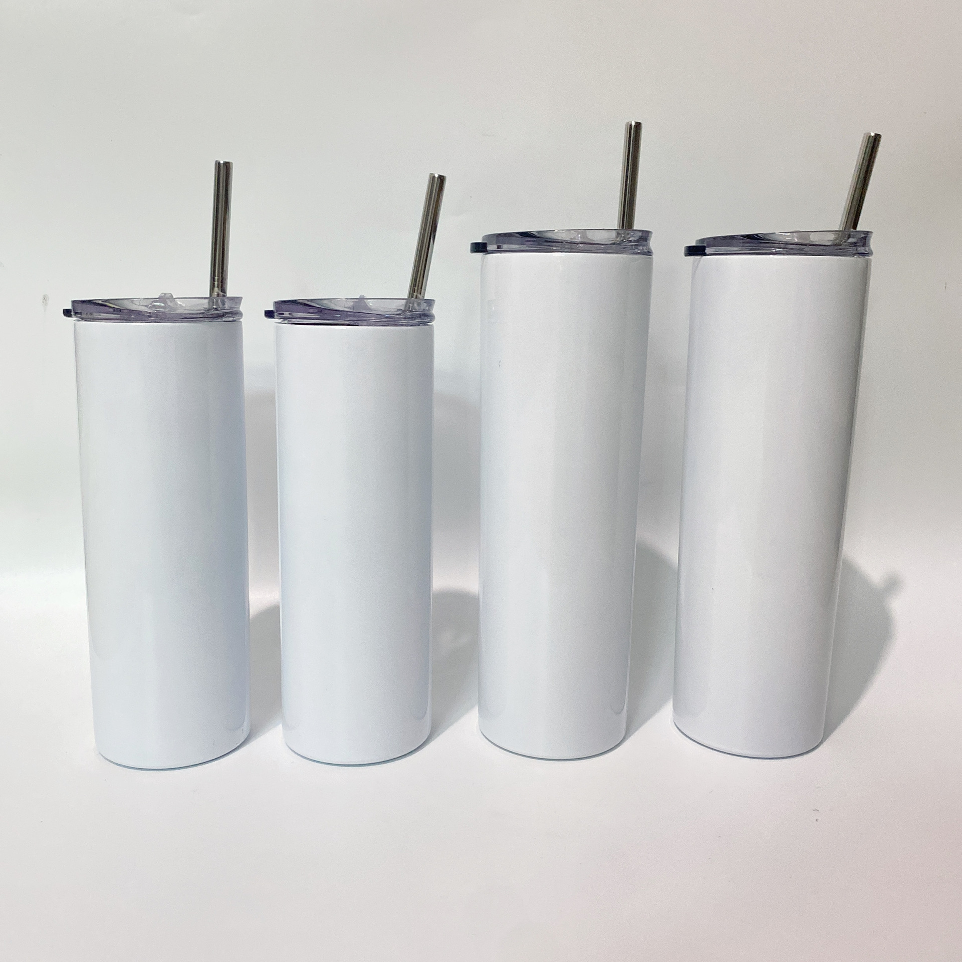 Nueva sublimación portátil 20oz taza recta 304 taza de vacío de acero inoxidable de doble capa taza de paja montada en el coche con personalización de la tapa