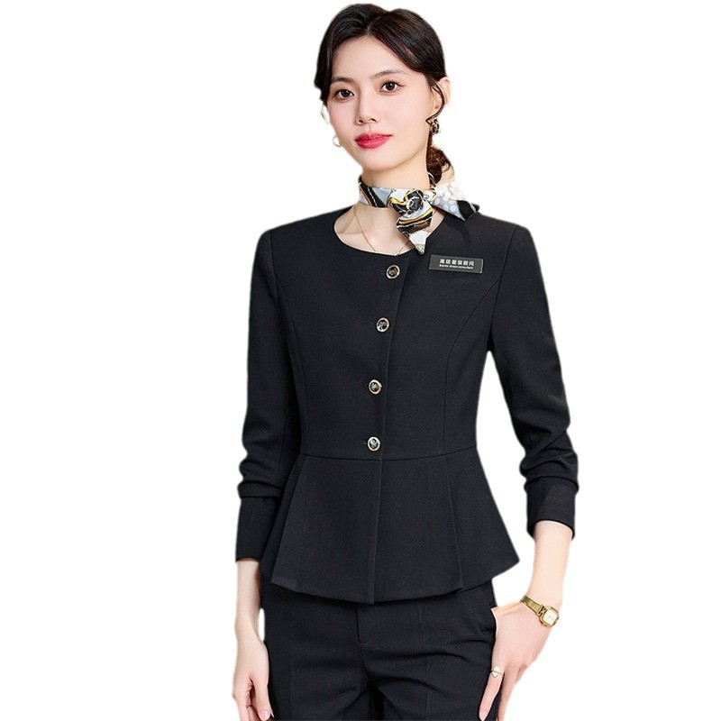 職業スーツの女性と春秋の新型ホテルのフロント作業服美容院の医美は宝石店の工服を接待します。