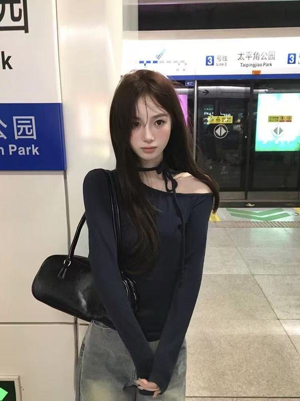 美式复古V领长袖t恤女春秋辣妹紧身短款设计感小众内搭上衣打底衫|undefined
