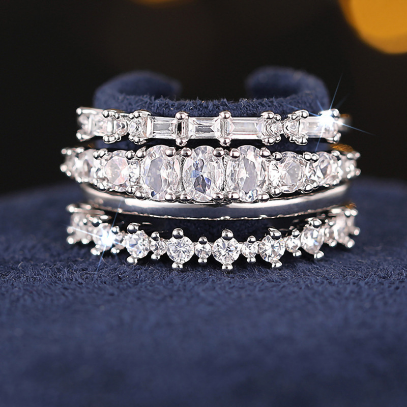 Set di anelli impilabili minimalisti con zirconia da donna_voghion.com