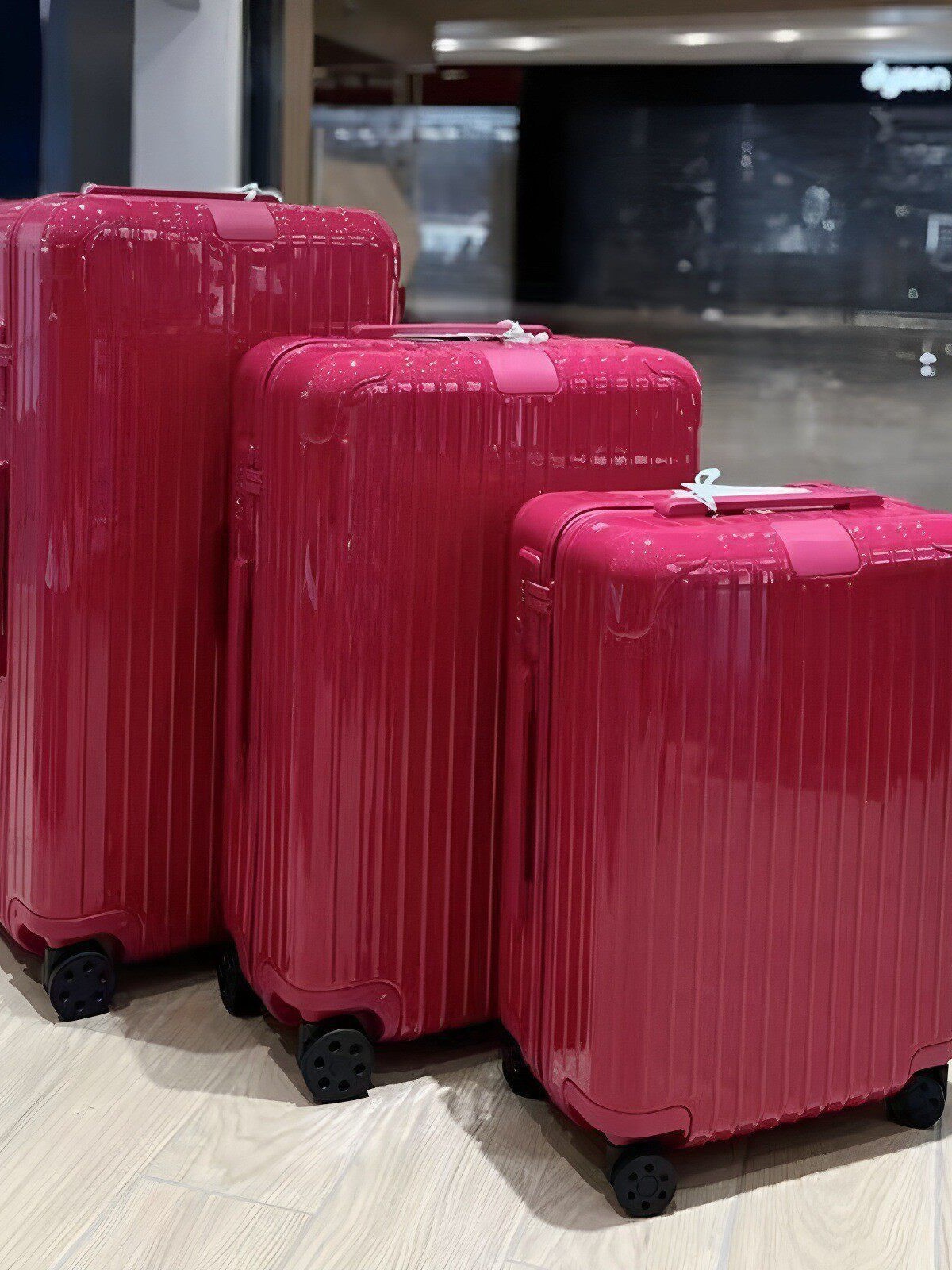 Rimowa Raspberry Red R Celebrity-Style Essential Suitcase, Square Fat Trunk Travel Case, Thickened Version