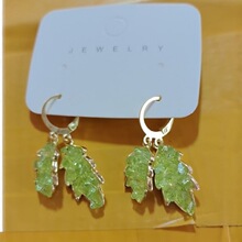 绿色水晶叶子耳环女2025新款爆款小众设计感耳扣气质轻奢百搭耳饰