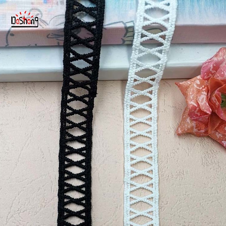 现货直销新款牛奶丝水溶花边 黑白针织刺绣花边 婚纱服装辅料批发
