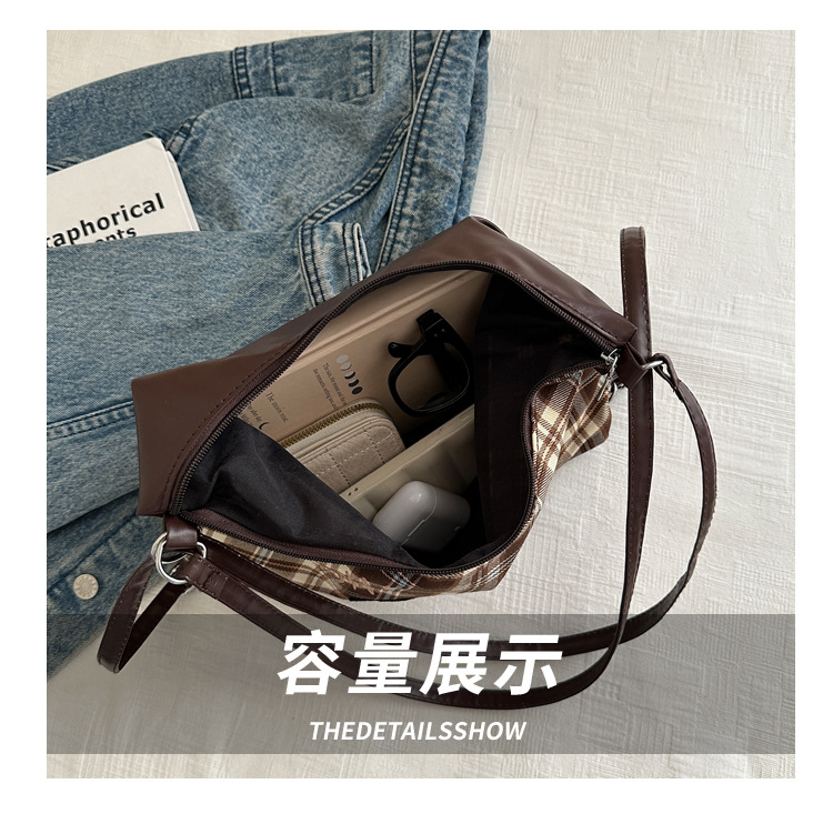 A new 2024 trendy and stylish backpack for women, featuring a cartoon checkered single-shoulder crossbody bag and a tote bag undefined