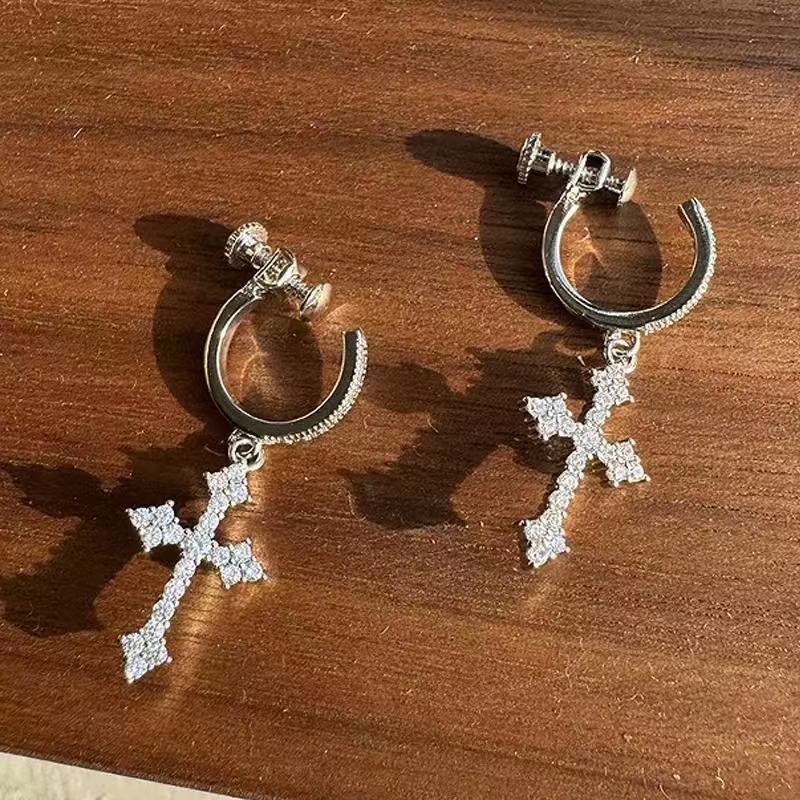 Non-Pierced Earrings for Men and Women, Hip-Hop Trendy Ear Accessories, Cross-Shaped Ear Clips, Trendy Niche Personality Earrings, Stylish