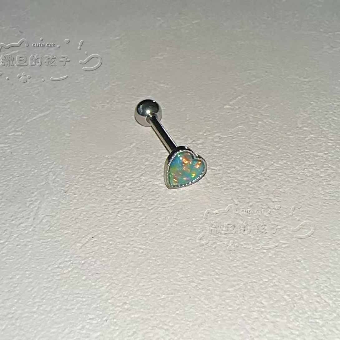 Pointed titanium steel lip stud product view