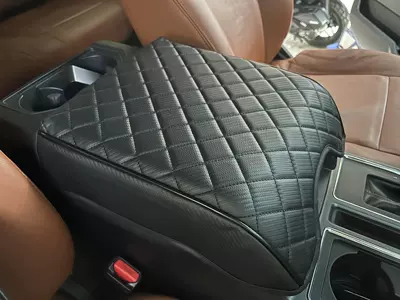 Cross-border Amazon is suitable Armrest box pad - black-carbon-fiber-checkered-embroidery