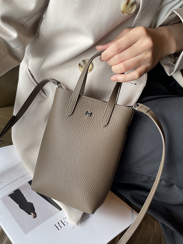 Mobile Phone Bag for Women, Crossbody, 2026 New Trendy Genuine Leather Shoulder Bag, High-End, Compact, Lightweight Cowhide Handbag