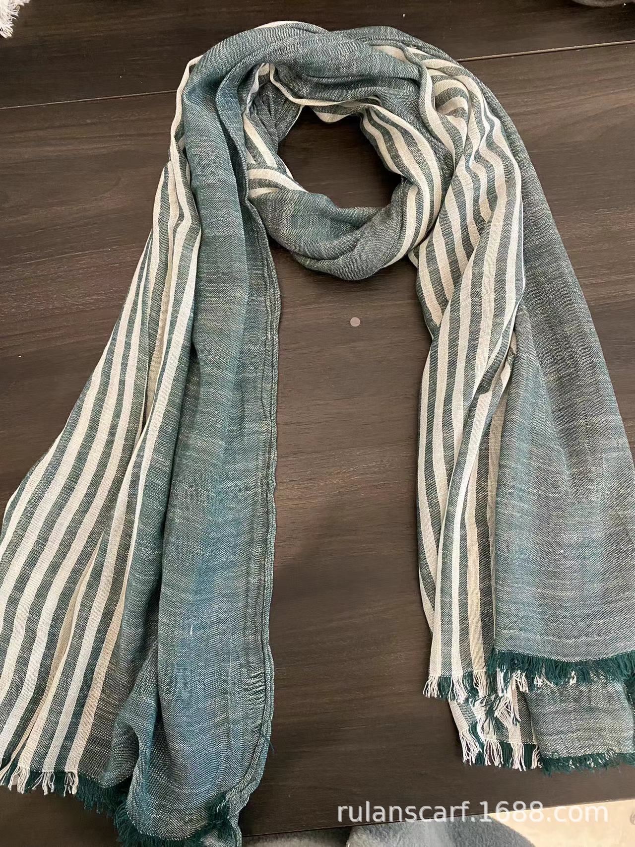 중간 바 다크 그린