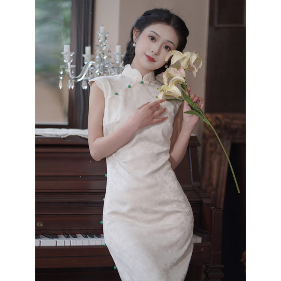 New Chinese Retro White Jacquard Petal Collar Cheongsam 2024 Spring and Summer High-end Girl's Dress Engagement Dress