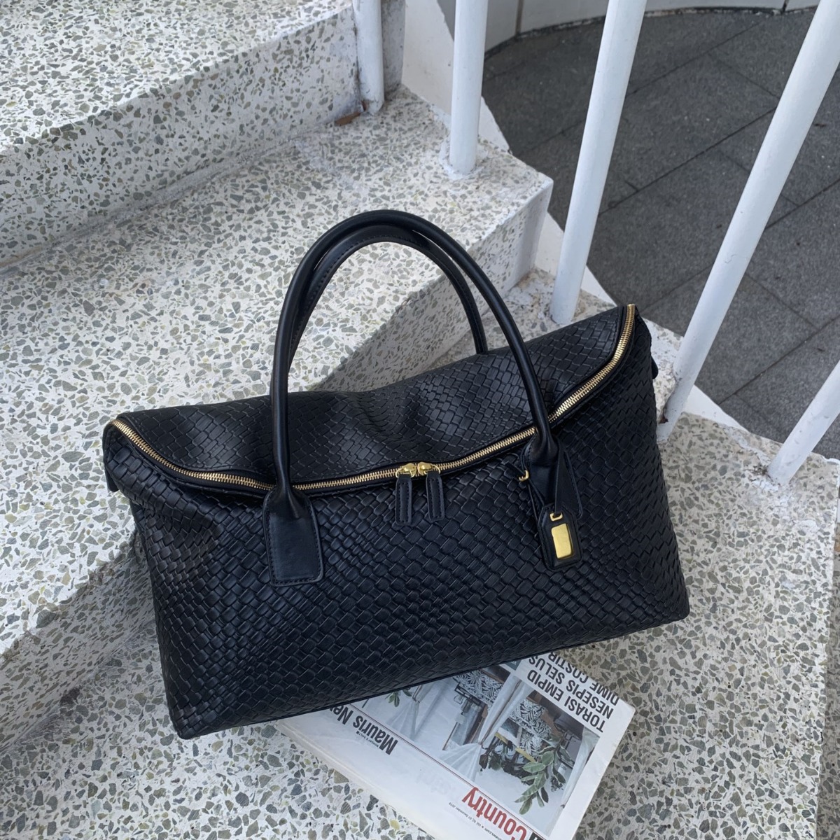 Soft Leather Quilted Travel Bag For Women, European & American Trendy Large Capacity Hand Luggage, Gym Bag, Shoulder Carry-On Bag - Thumbnail 5