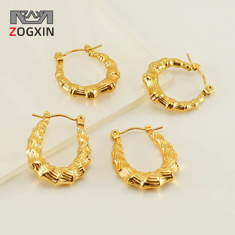 Estilo retro europeo y americano de acero inoxidable con textura de bambú pendientes mujer 18K oro titanio acero en forma de U hebilla pendientes al por mayor
