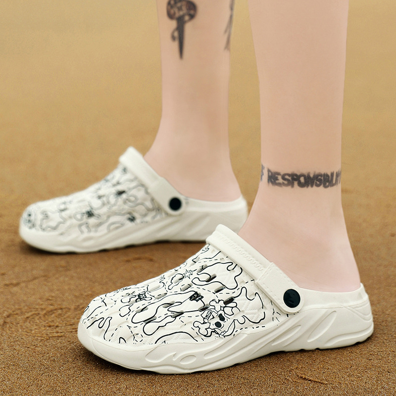 2023 새로운 여름 슬리퍼 외부 착용 두꺼운 단독 플러스 사이즈 샌들 캐주얼 패션 비치 슬리퍼 똥 느낌 슬리퍼