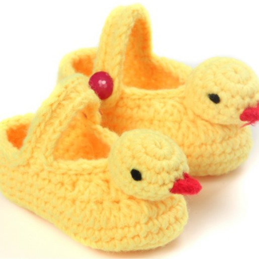 작은 노란 오리 신발