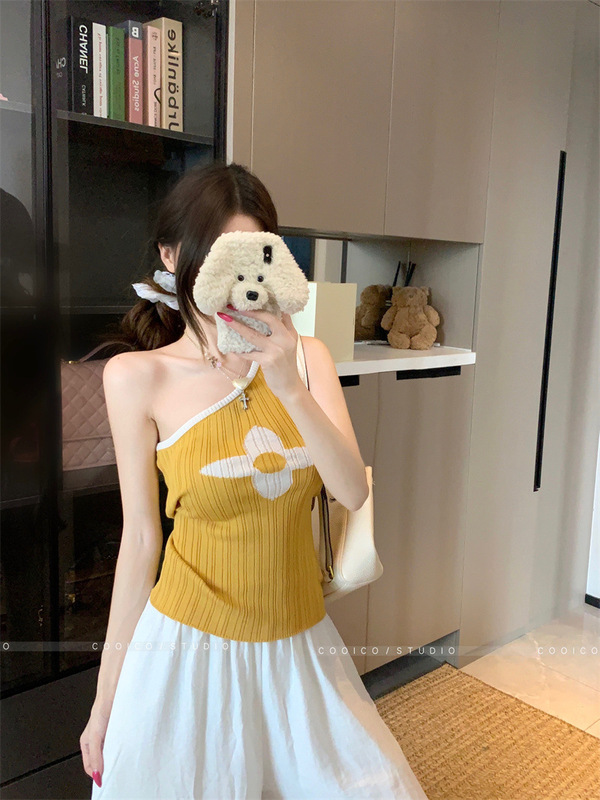 韓国純粋な欲望スタイルの斜め肩コントラストパターンニットトップ女性の夏スリムフィットノースリーブワンショルダーキャミソール|undefined
