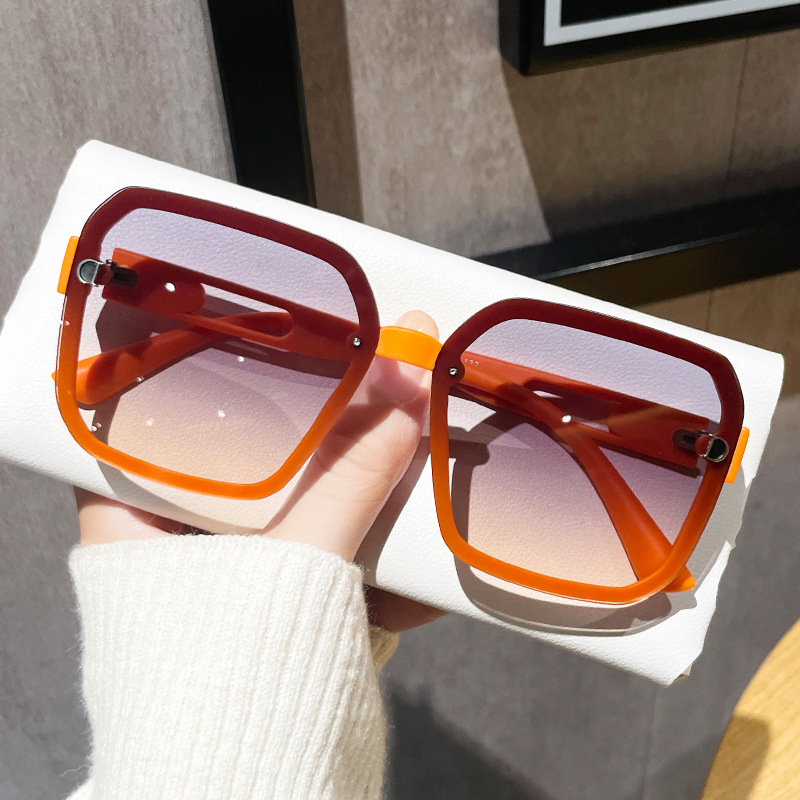 fashionable square sunglasses