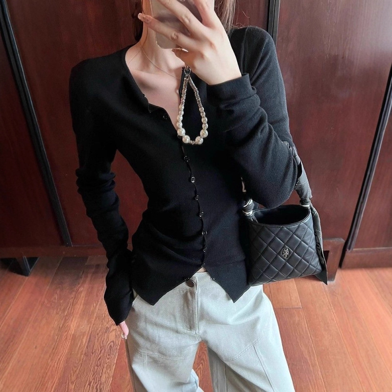 复古高级感多扣设计圆领针织开衫女秋冬新款修身显瘦内搭长袖上衣|undefined