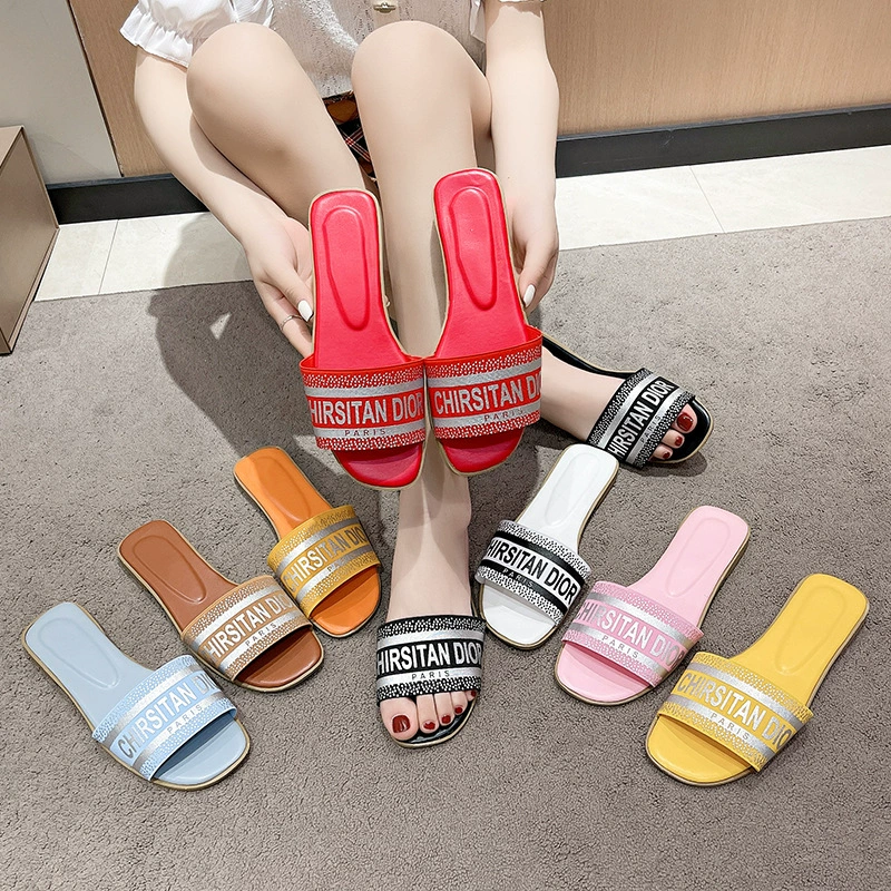 Носить буксирную обувь на пляже летом