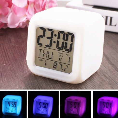 クロスボーダー Amazon カラフルなスクエア時計サイレント発光 LED 色が変化する電子目覚まし時計クリエイティブギフト|undefined