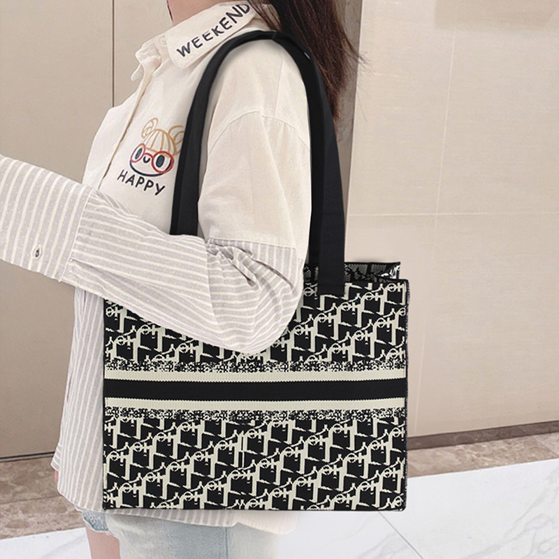 2025 popular cuadrillas de pájaros tarjetas de hombro bolsas de moda de tejido de gran capacidad bolsas de mano bolsas de compras image 2