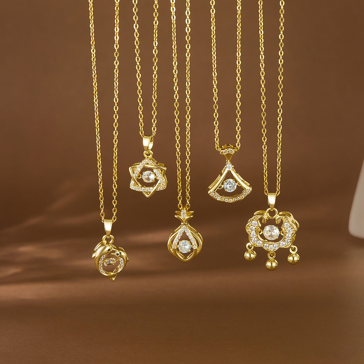 Collar con colgante de corazón y diamantes para mujer cadena_voghion.com