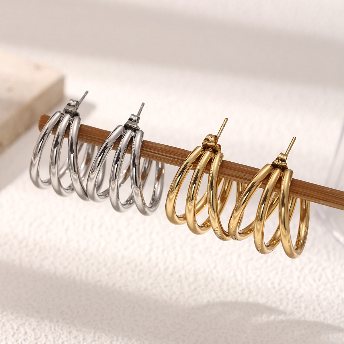 TENA Europa y América aretes de aretes de acero inoxidable geométricos aretes de aretes de aretes de aretes de acero inoxidable caliente diseño universal nicho Zhongzhong aretes de aretes de acero de titanio para mujeres transfronterizas image 5