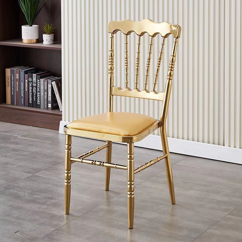 Sillas de comedor domésticas nórdicas lujosas modernas de hierro forjado simple respaldo mesa de negociación taburetes minimalistas restaurante hotel lujo