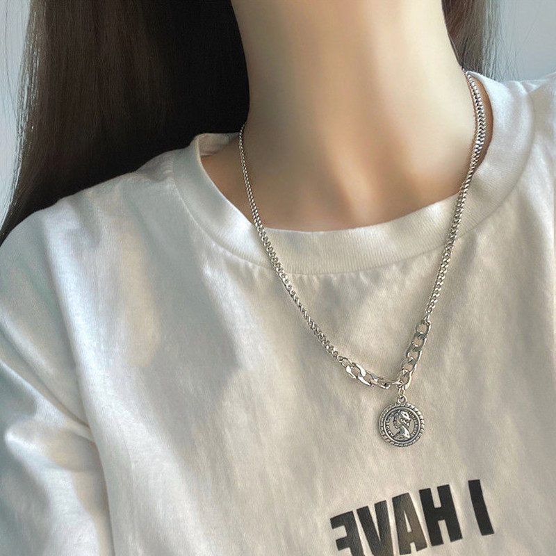 Sweater Necklace Women's ins Light Luxury Niche Trendy Cool Spice Girl Portraits Coin Pendant Simple All-match Japanese and Korean Sweater Chain