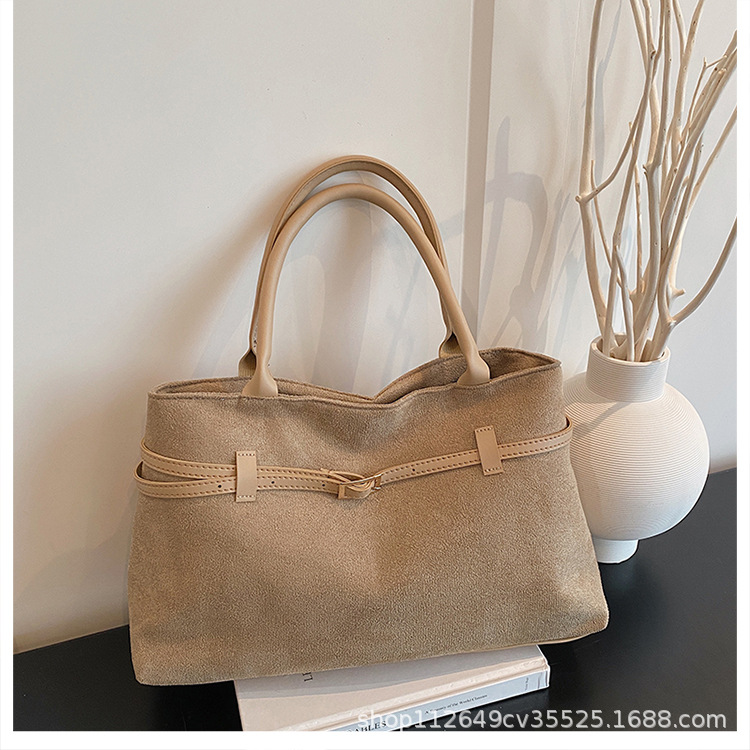 2026 New Women's Underarm Bag, Casual and Exquisite, Compact, Retro, Simple, Frosted Leather, Leather Belt Decoration, Handbag