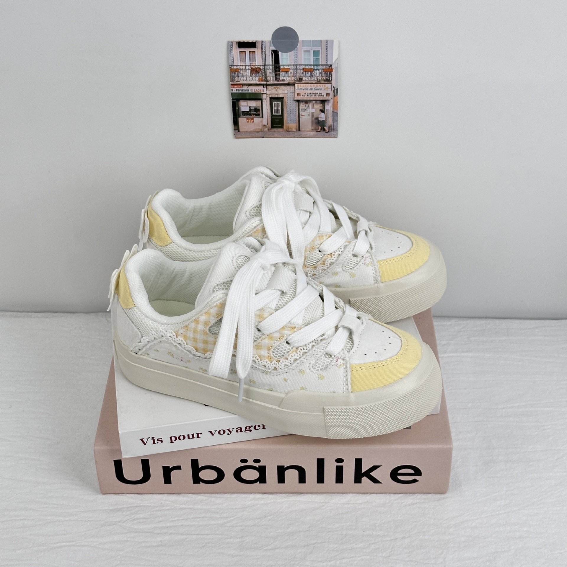 Yuanbo nicho diseño de zapatos de skate de arco para mujeres 2025 nuevos zapatos blancos con suela gruesa zapatos de pan casuales