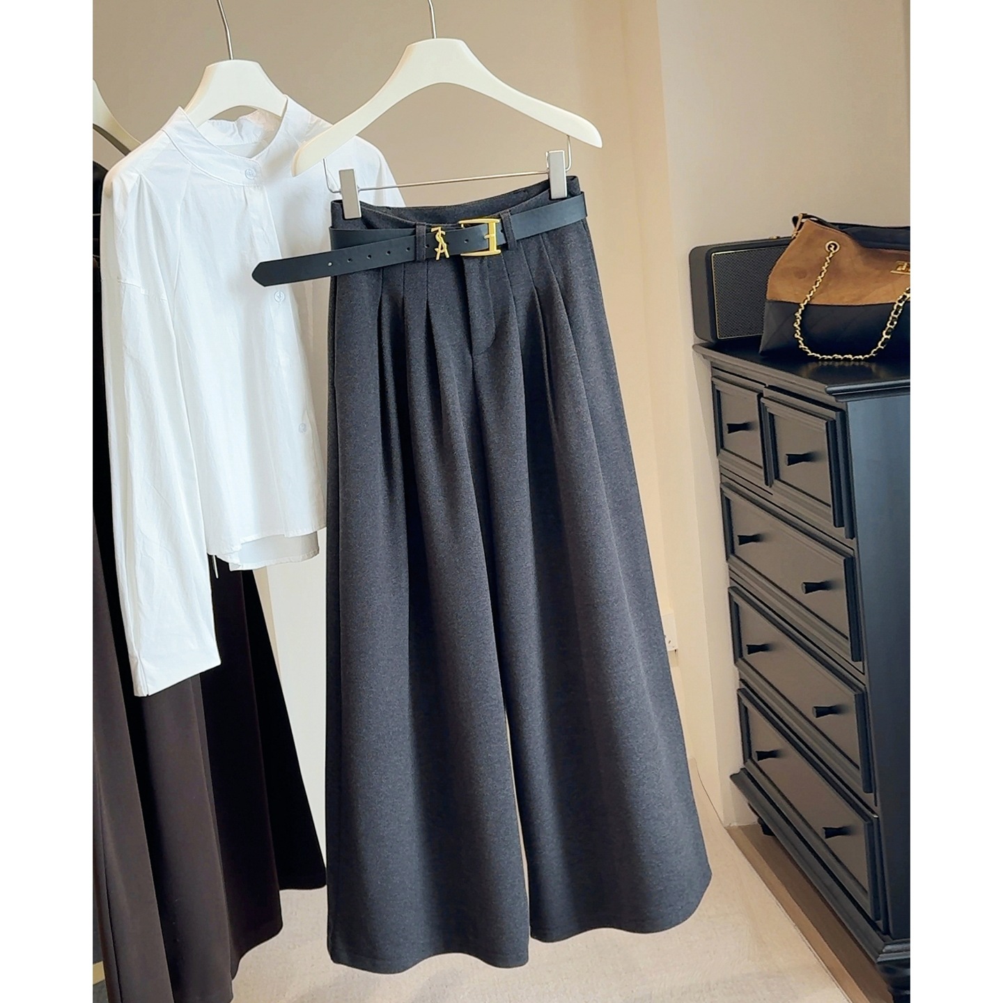 加厚深灰色毛呢阔腿裤女秋冬2025新款高级垂感直筒高腰西装休闲裤