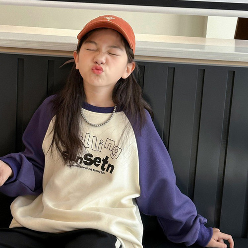 Children's Autumn/Winter Fleece-lined Thick Patchwork Sleeve Sweatshirt for Young Kids Loose Casual Long-sleeve Top Simple Letter T-shirt